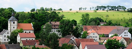 Gut Obbach mit Schloss und Kirche